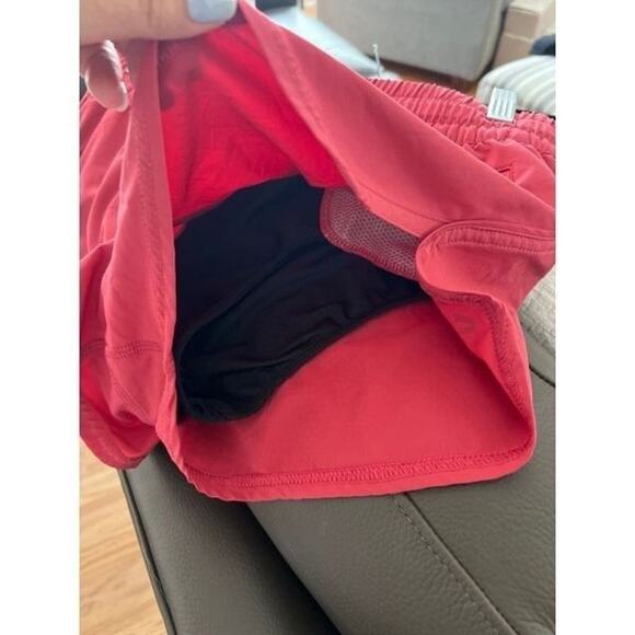 VUORI CLEMENTINE SHORT 4.0- PAPAYA size small new - Picture 4 of 5